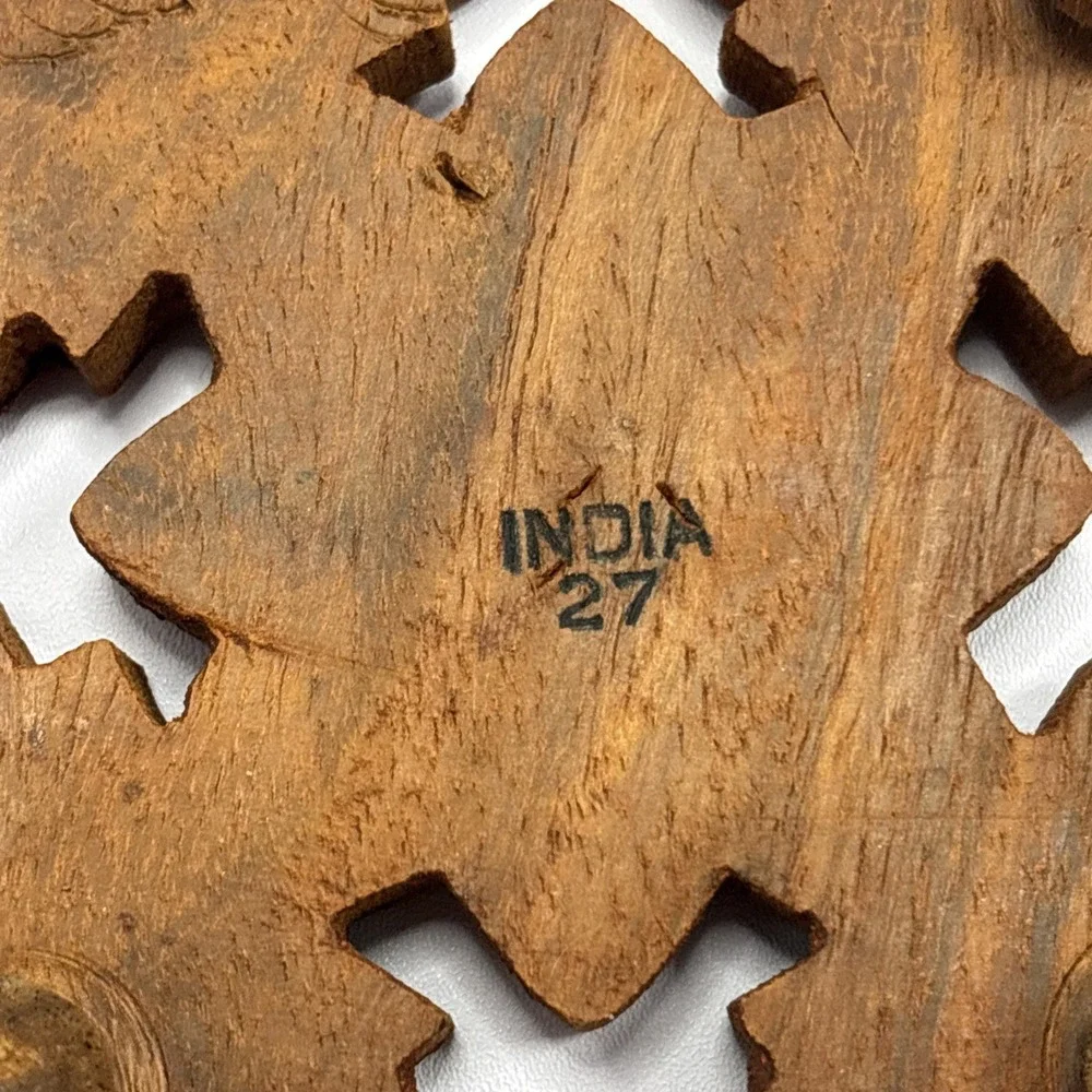 Vtg Hand Carved Sheesham Wood Footed Trivet Brass Inlay‎ Leaf India 5.5 In